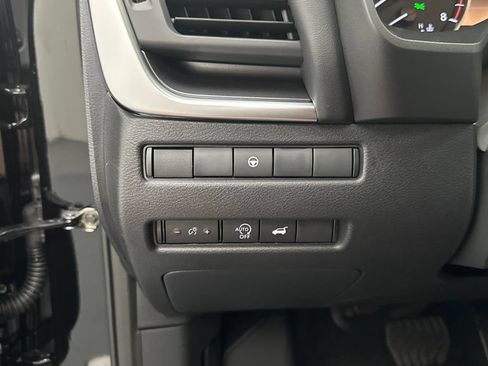 New 2026 Nissan Rogue SV AWD/4WD image 18