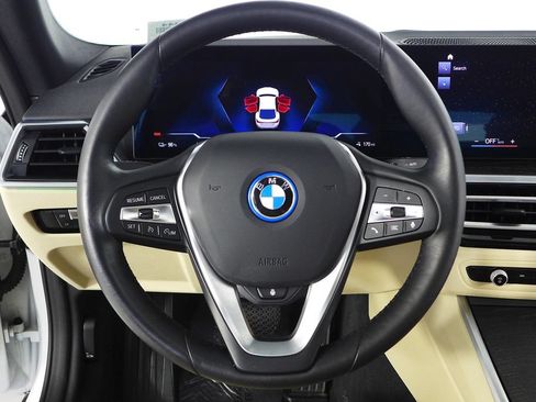 Used 2023 BMW i4 eDrive35 w/ Premium Package RWD image 26