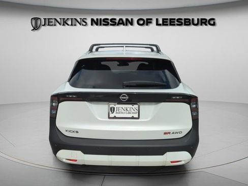 Certified 2025 Nissan Kicks SR image 7