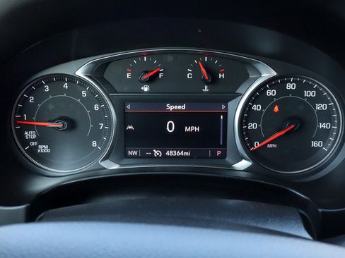 Used 2024 GMC Terrain SLT image 32