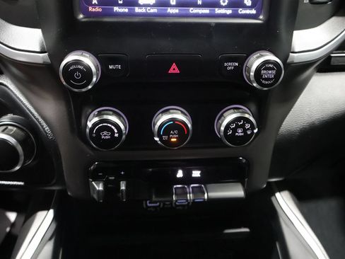 Used 2021 RAM 1500 Big Horn AWD/4WD image 3