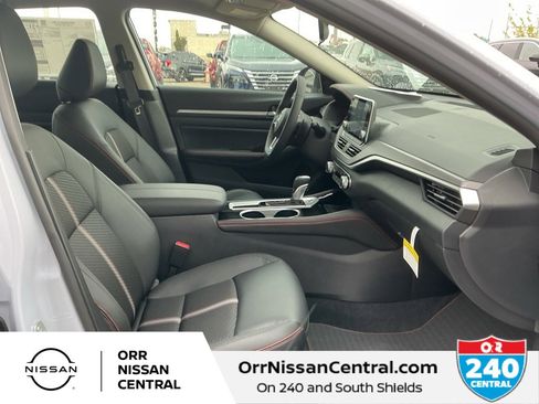 New 2025 Nissan Altima 2.5 SR image 11