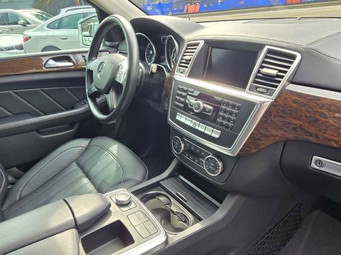 Used 2015 Mercedes-Benz GL 450 4MATIC image 11