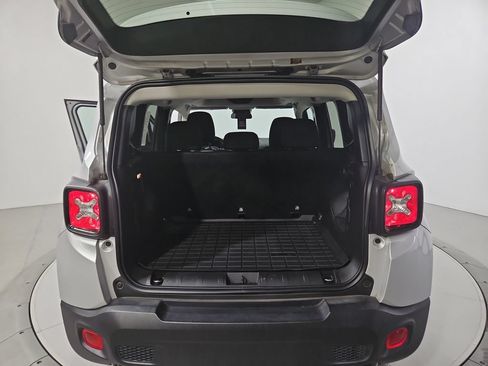 Used 2019 Jeep Renegade Altitude w/ UConnect 8.4 Nav Group AWD/4WD image 23