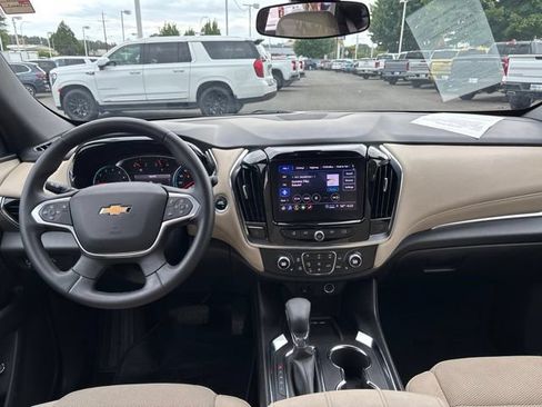 Used 2023 Chevrolet Traverse LT w/ LPO, Cargo Package AWD/4WD image 17