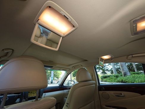 Used 2010 Lexus LS 460 w/ Luxury Value Edition image 36