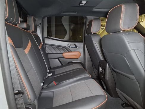 Used 2024 GMC Canyon AT4 image 22