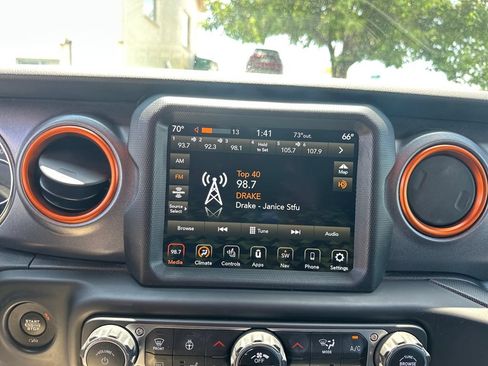 Used 2020 Jeep Gladiator Mojave w/ Dual Top Group AWD/4WD image 15