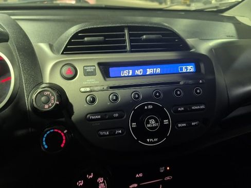 Used 2010 Honda Fit Sport image 15