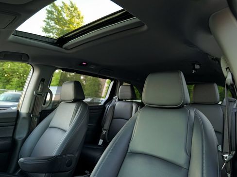 Used 2023 Honda Odyssey EX-L image 24