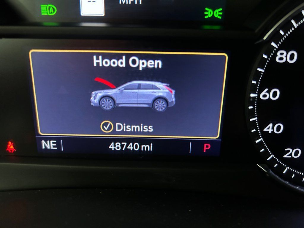 Used 2021 Cadillac XT4 Luxury w/ Cold Weather Package FWD image 10