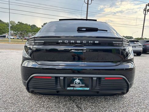 Used 2025 Porsche Macan 4 Electric AWD/4WD image 8