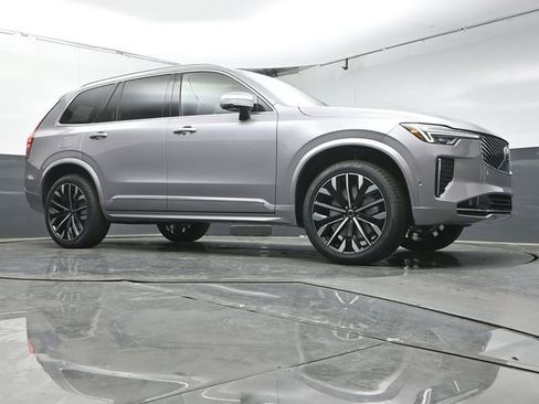 New 2026 Volvo XC90 B6 Plus w/ Protection Package Premier image 34