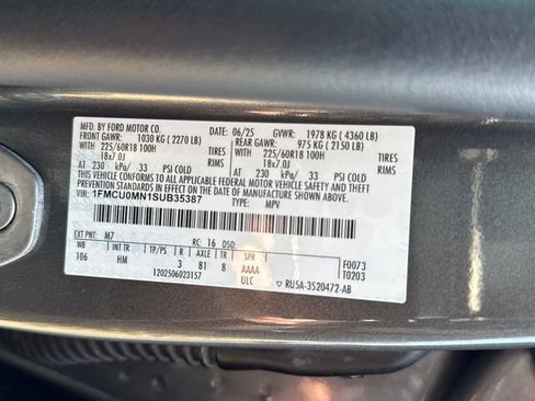 Used 2025 Ford Escape ST-Line FWD image 34