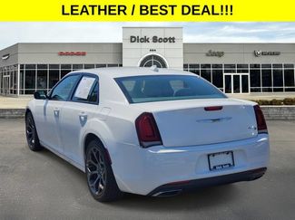 Used 2018 Chrysler 300 S RWD video 3