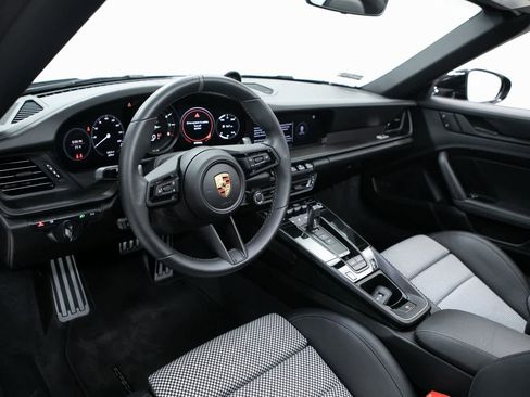 Certified 2023 Porsche 911 50th Anniversary Edition image 4