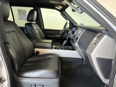 Used 2016 Ford Expedition EL XLT w/ Equipment Group 202A AWD/4WD image 23