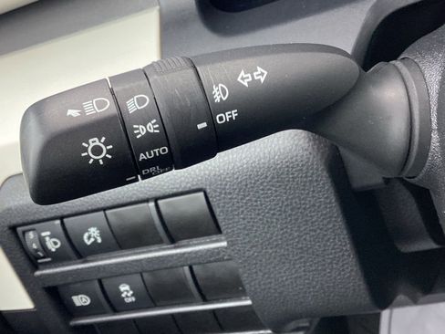 Used 2024 Toyota Tacoma TRD Off-Road image 22