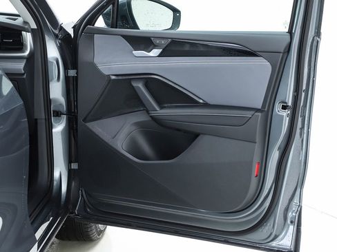 New 2026 Volkswagen Tiguan SE image 71