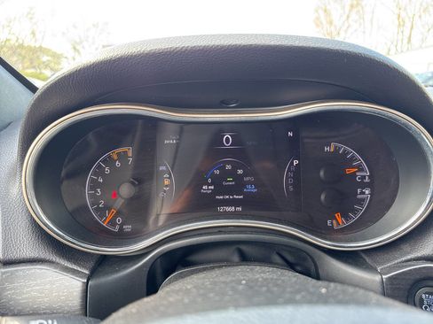 Used 2014 Jeep Grand Cherokee Limited w/ Trailer Tow Group IV image 19