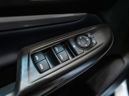 Used 2022 Chevrolet Bolt EUV LT w/ Convenience Package image 21