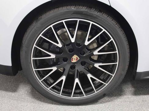 Certified 2025 Porsche Panamera 4 AWD/4WD image 36