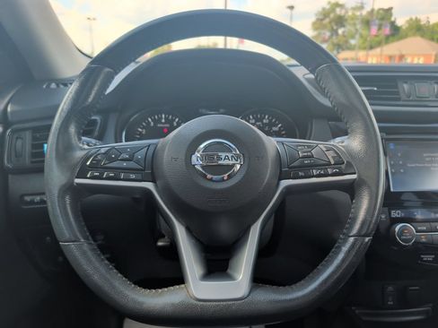 Used 2017 Nissan Rogue SV AWD/4WD image 11