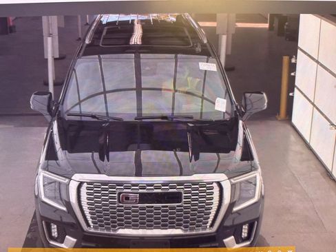 Used 2024 GMC Yukon XL Denali w/ Advanced Technology Package AWD/4WD image 2