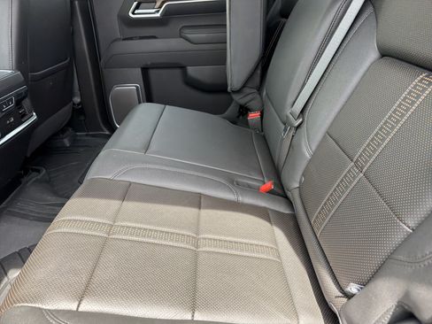 Used 2026 Chevrolet Silverado 1500 High Country AWD/4WD image 15