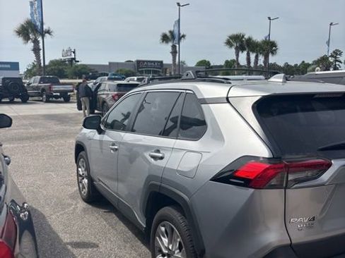 Used 2024 Toyota RAV4 XLE Premium FWD image 5