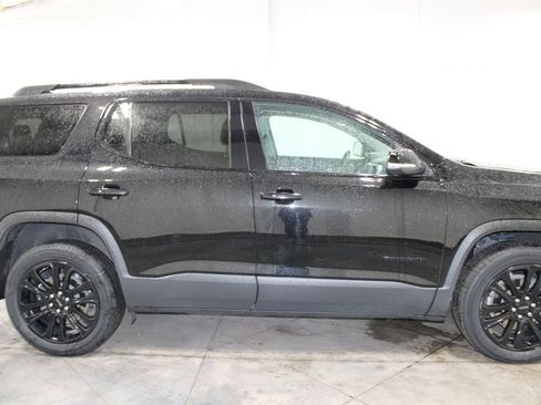 Used 2023 GMC Acadia SLT w/ Elevation Edition image 11