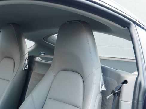 Certified 2016 Porsche Cayman RWD image 19