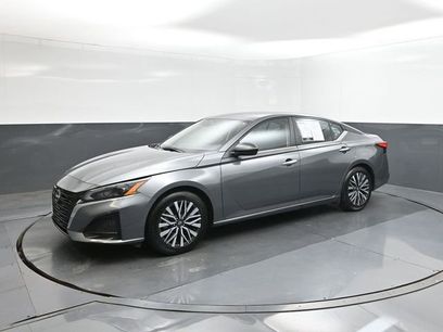 Used 2025 Nissan Altima 2.5 SV