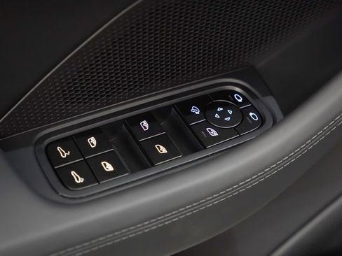 New 2025 Porsche Panamera 4 image 23