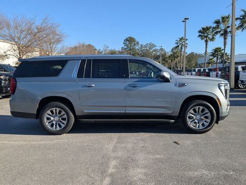 Used 2025 GMC Yukon XL Denali image 2