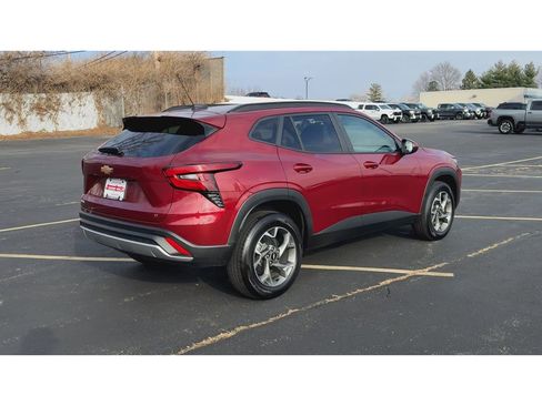 Certified 2025 Chevrolet Trax LT image 8