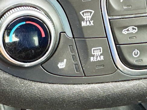 Used 2024 Chevrolet Malibu LT image 19