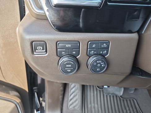 Used 2024 Chevrolet Silverado 1500 LTZ w/ LTZ Premium Texas Edition AWD/4WD image 28