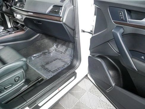 Used 2023 Audi Q5 2.0T Premium w/ Convenience Package AWD/4WD image 24