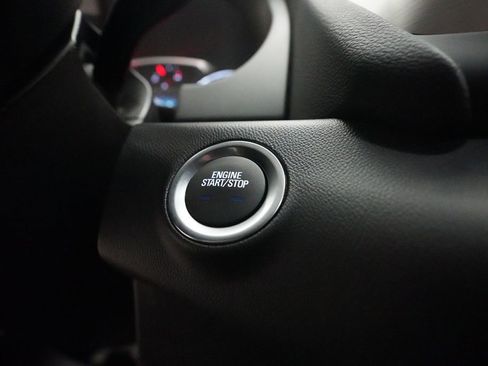 Used 2024 GMC Terrain SLE w/ Driver Convenience Package image 29