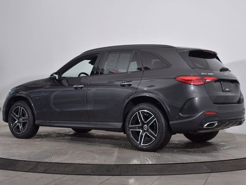 Used 2023 Mercedes-Benz GLC 300 4MATIC image 3
