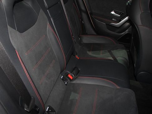 Used 2023 Mercedes-Benz CLA 250 image 25
