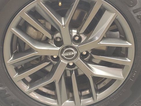 Used 2023 Nissan Rogue S FWD image 31