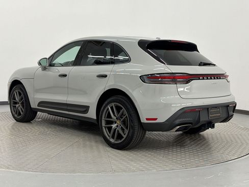 Used 2026 Porsche Macan AWD/4WD image 3