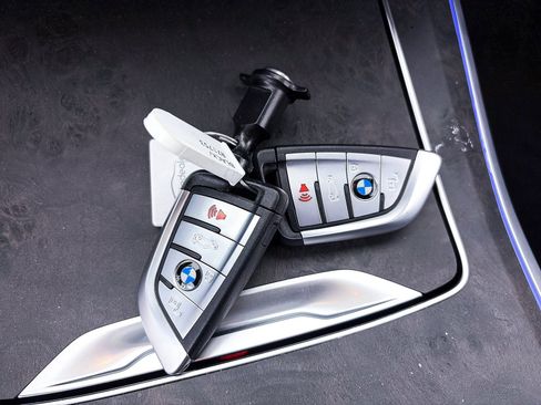 Used 2023 BMW X5 sDrive40i w/ M Sport Package image 32