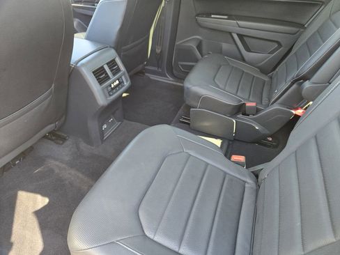 Used 2021 Volkswagen Atlas SEL Premium image 38