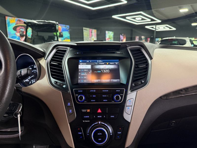 Used 2017 Hyundai Santa Fe Sport FWD image 13