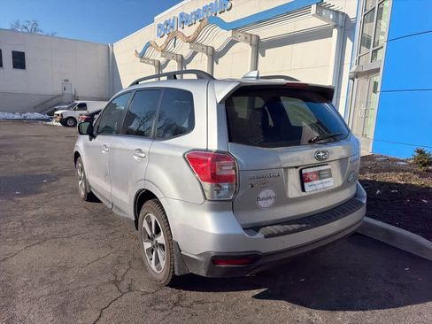 Used 2017 Subaru Forester 2.5i Premium w/ All-Weather Package image 10