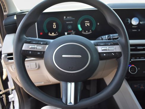 Used 2025 Hyundai Tucson SEL FWD image 14