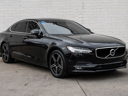 Used 2017 Volvo S90 T6 Momentum w/ Vision Package image 6